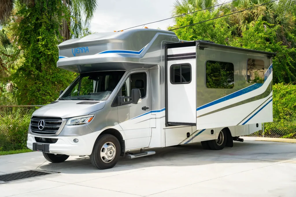 2020 Renegade Vienna 25RMC motorhome, 2019 Mercedes-Benz Sprinter 3500XD